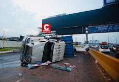 Callao: Camión con carga de concreto se vuelca y restringe tránsito en la Vía Expresa Faucett