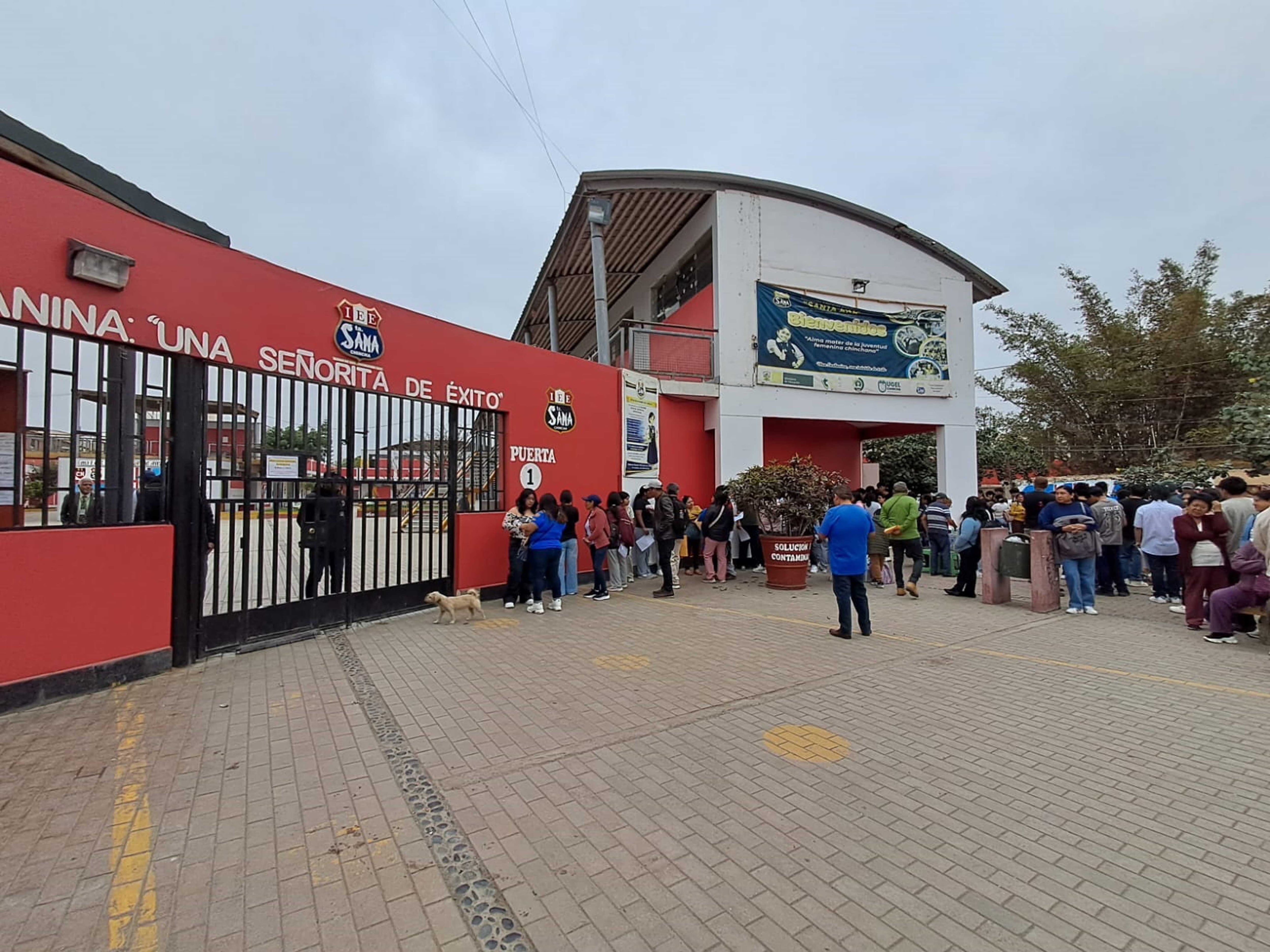 Chincha: cientos de jóvenes postularon en la sede descentralizada de la UNICA