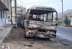 Ventanilla: Incendio consumió dos vehículos de transporte público de la empresa Vipusa