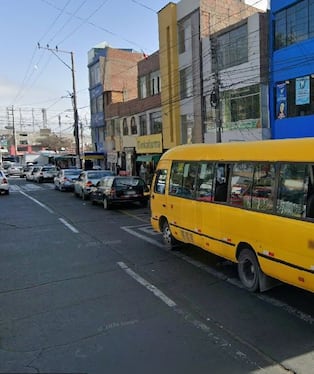 Transportistas se excusan en el encarecimiento de los combustibles. (Foto: Difusión)