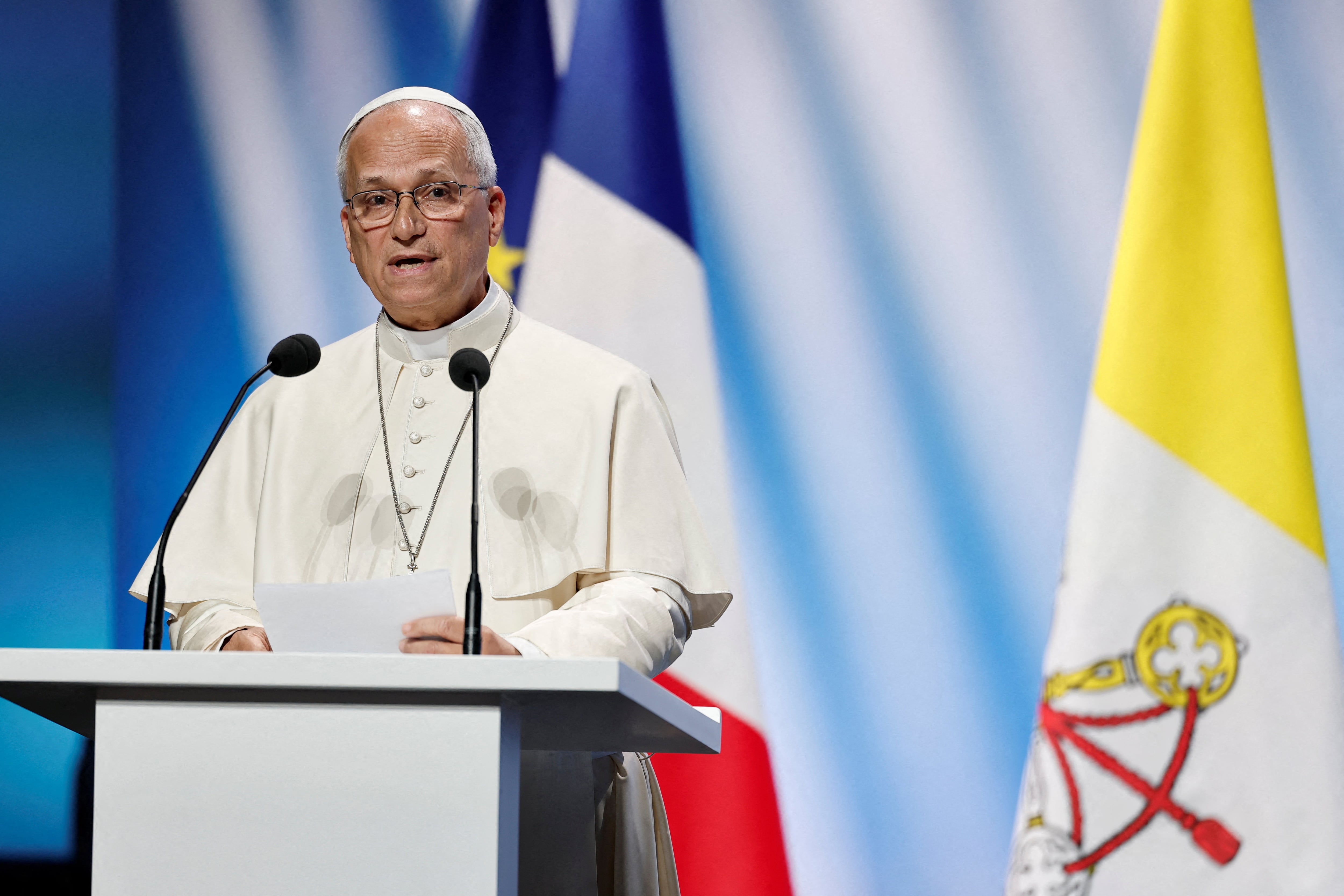 El papa LeóDurante la última jornada de su visita a Francia, el pontífice llamó a recuperar el diálogo, respetar el derecho internacional y evitar que las relaciones entre los Estados se deterioren. (Foto de Benoit Tessier / AFP).