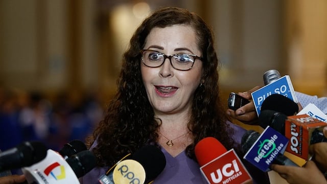 Rosa Bartra señala que hay "persecución política" a congresistas (VIDEO)