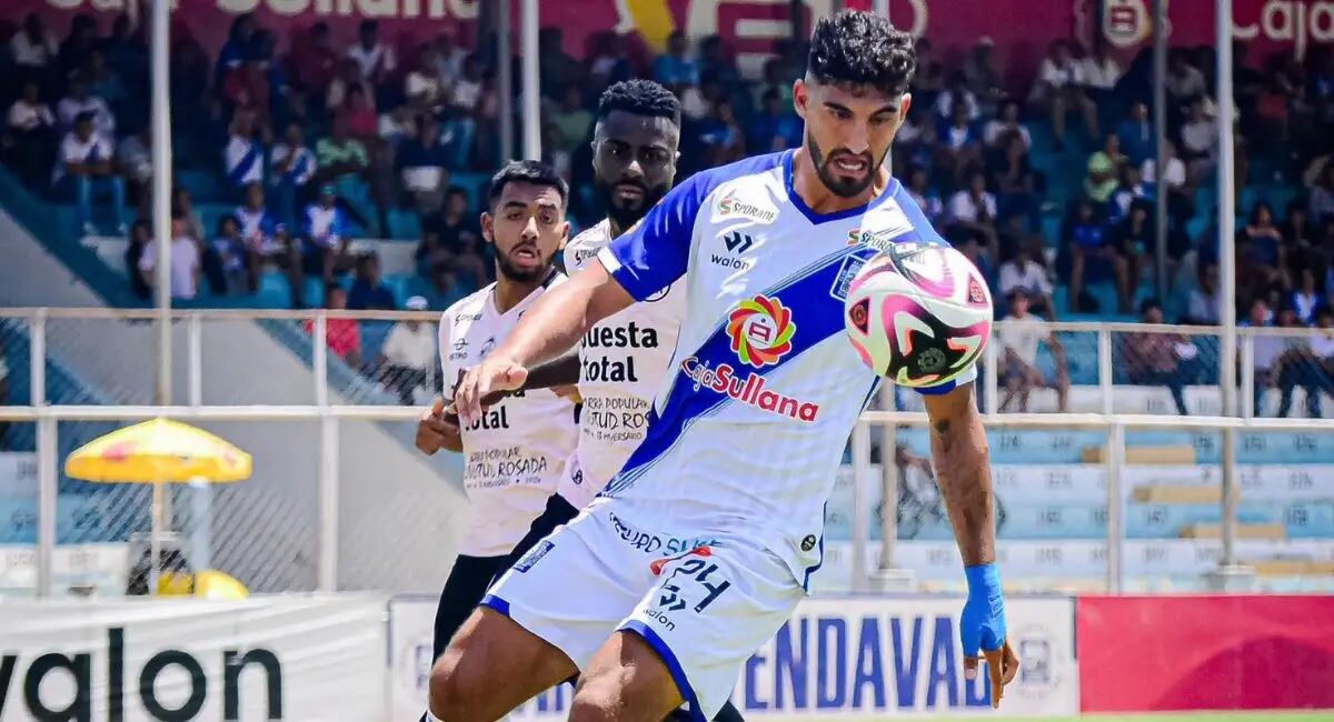 Con buen juego, el equipo de Gerardo Ameli venció 2-0 al equipo "rosado"