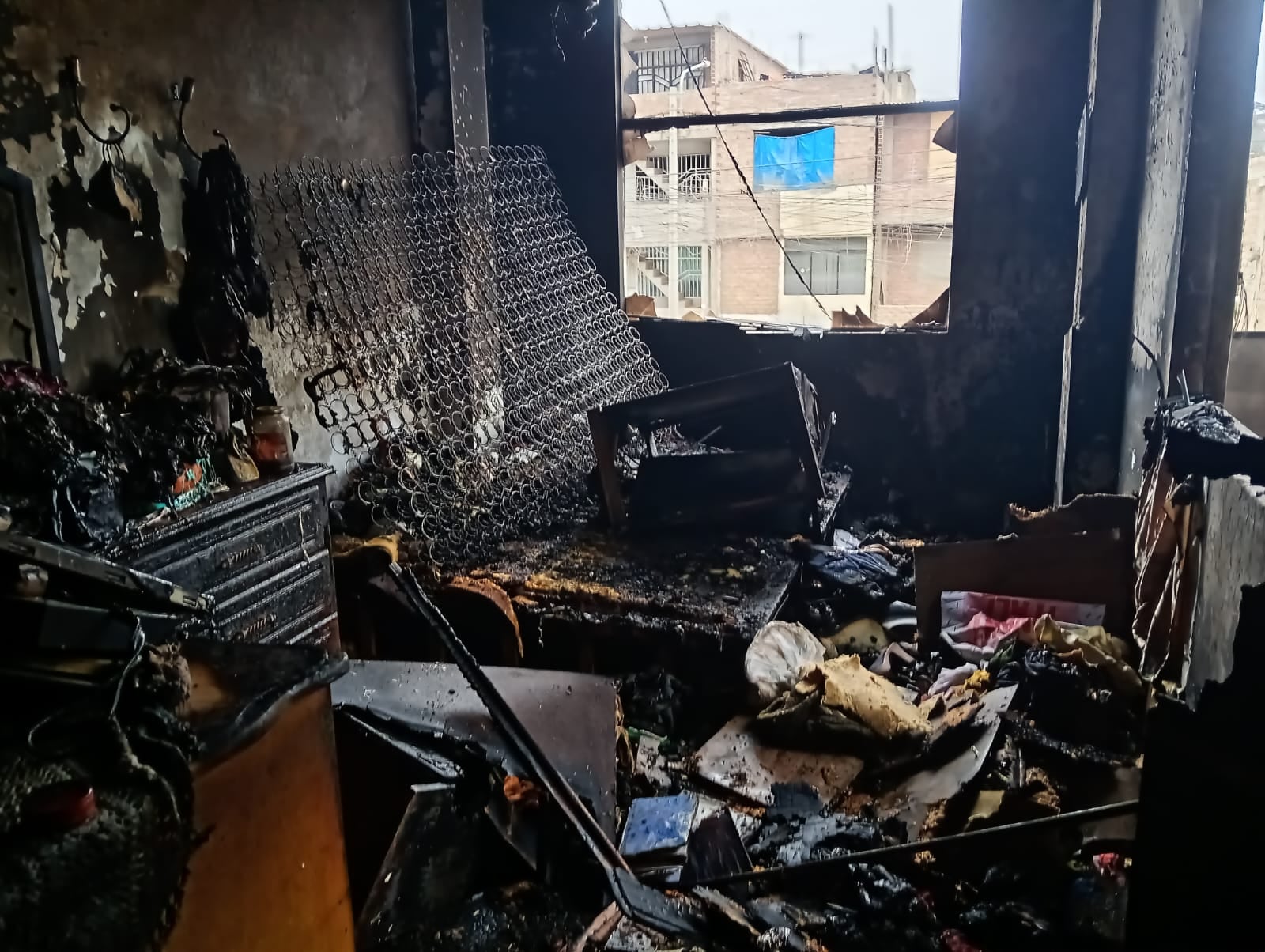 Centro de Operaciones de Emergencia Provincial (COEP) informó que siniestro ocurrió en la urbanización La Rinconada.