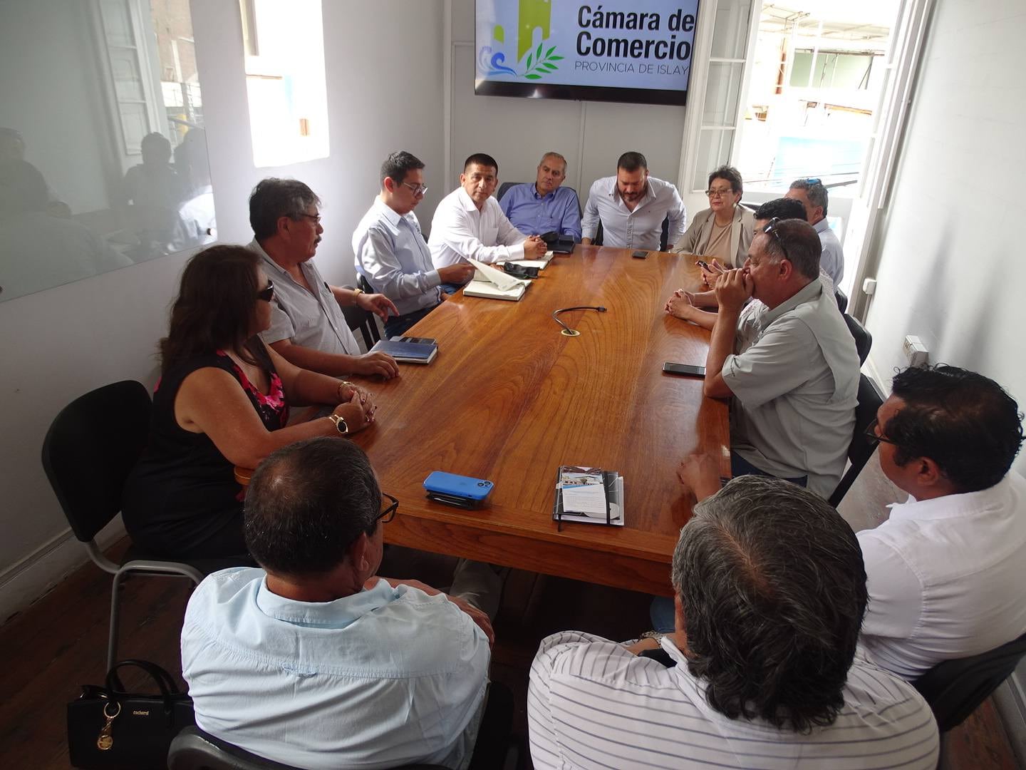 Reunión para definir instalación de Mesa Técnica de Desarrollo en Islay. Foto: Mollendinos.