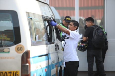 Callao: Menor de 16 años balea combi con pasajeros en la avenida Argentina