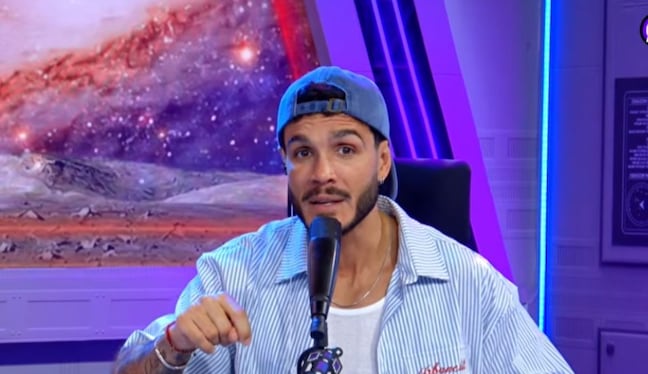 Durante el podcast “La Manada”, el influencer contó que recientemente pasó por dos puestos de desayuno, pero decidió no comprar debido a las condiciones en las que observó los alimentos. ( Foto: Captura de video / "La Manada")