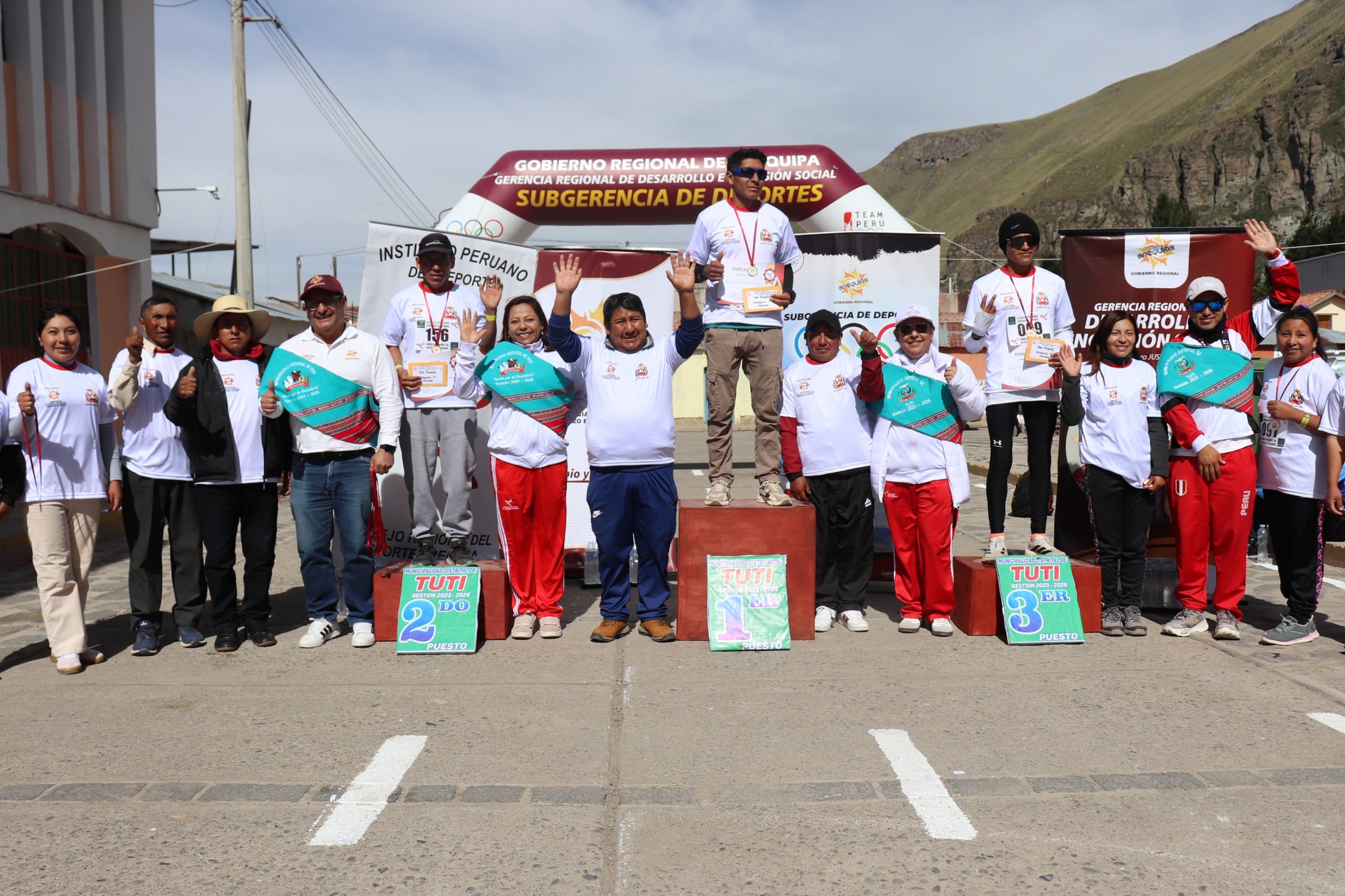 Corredores participaron en II Maratón por aniversario de Tuti, en Caylloma. Foto: Gobierno Regional de Arequipa.