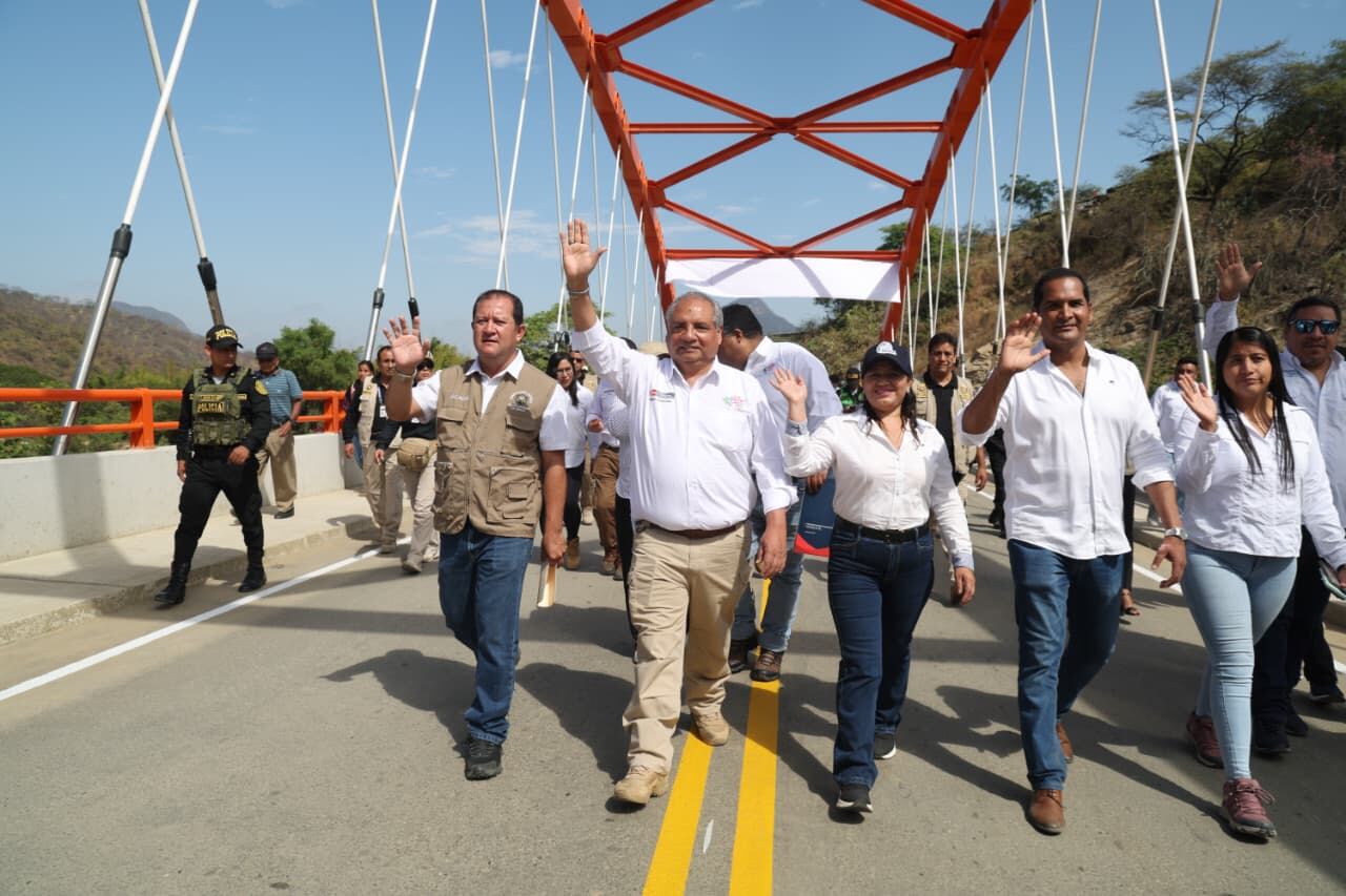 Inauguran puente Chalaco