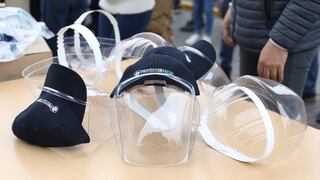 Entregaron 500 protectores faciales a usuarios del Metropolitano (FOTOS)