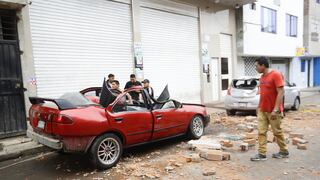 Independencia: Vehículos estacionados en la vía pública afectados tras sismo (FOTOS)