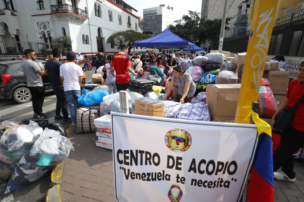 Peruanos y residentes venezolanos demostraron su solidaridad con una jornada de acopio de ayuda humanitaria para los damnificados en Venezuela