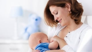 Mujer transexual produce leche y consigue dar de lactar a su bebé
