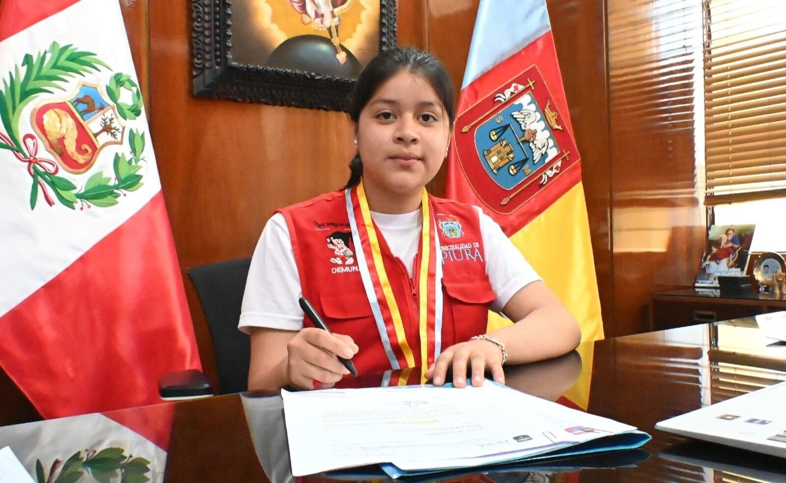 Isabel Vilela Culquicóndor, en el Día de la Niña, hizo despacho de alcaldía.