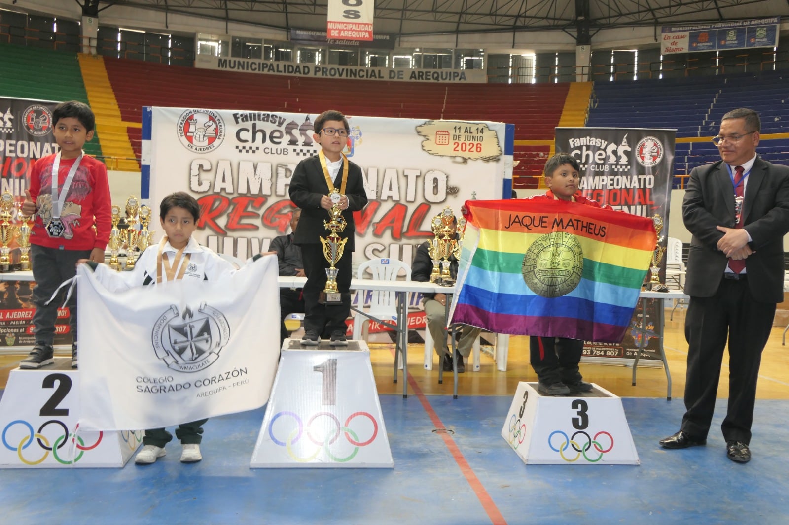 Ceremonia de premiación en el coliseo Arequipa. Foto: GEC.