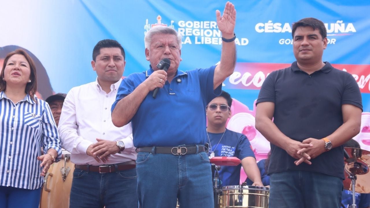 El aprista cuestionó que el alcalde de Trujillo, Mario Reyna, y el gobernador de La Libertad, César Acuña, estén, presuntamente, más enfocados en sus futuras campañas electorales que en sus propias gestiones. Por ello, señaló que no hay planes contra la delincuencia y la ciudad es un caos.