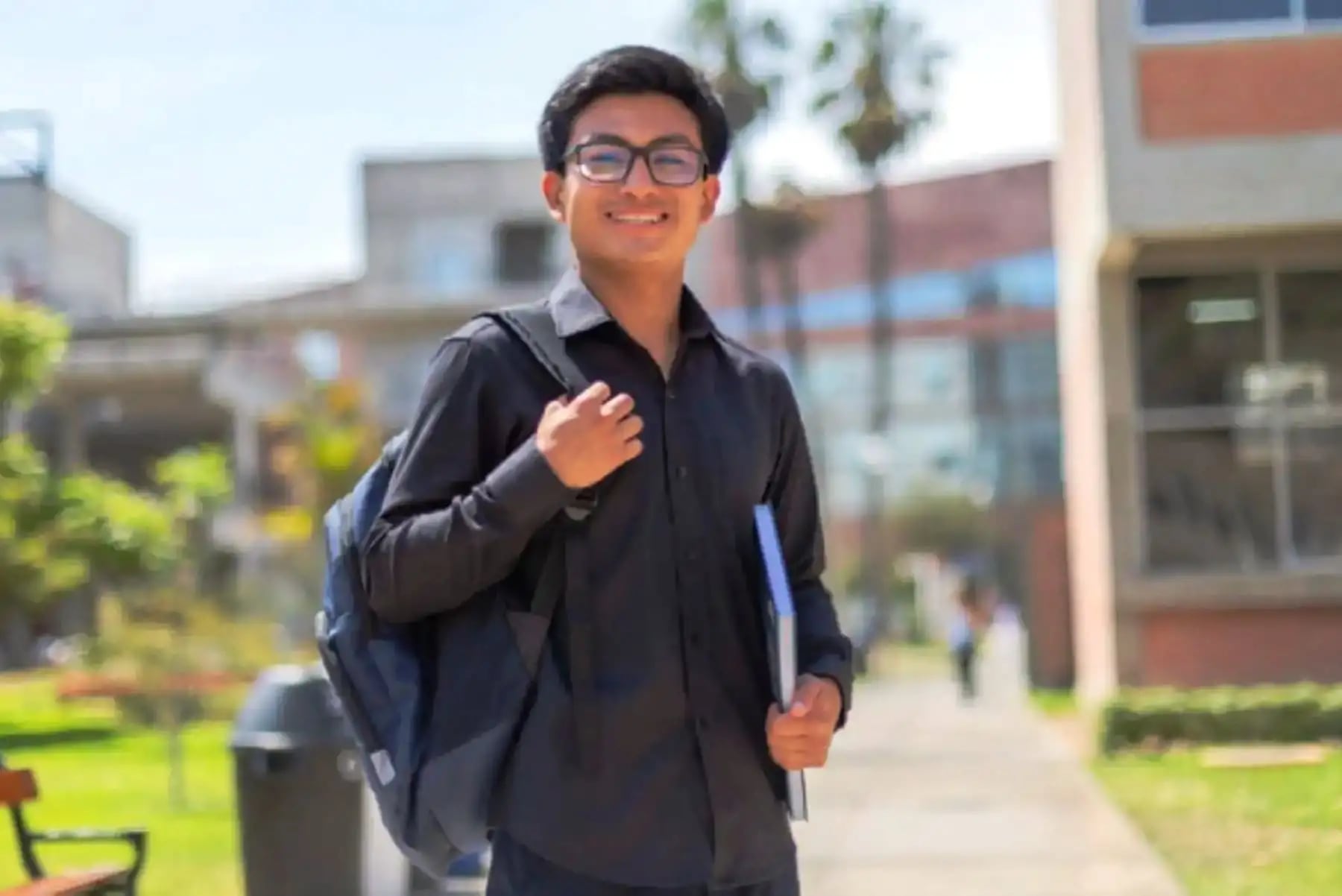 Desde este lunes 6 de abril puedes postular al segundo momento de la Beca 18-2026. Foto: Andina.