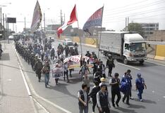 Paro Nacional: Grupo de manifestantes marchan por toda la Panamericana Norte hacia el Congreso (FOTOS)