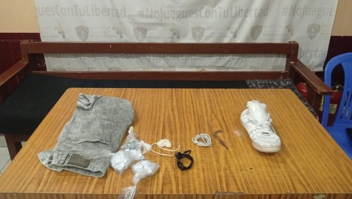 Decomisan cerca de 200 ketes de droga y otros aparatos en el penal de Varones Arequipa. Foto: INPE.