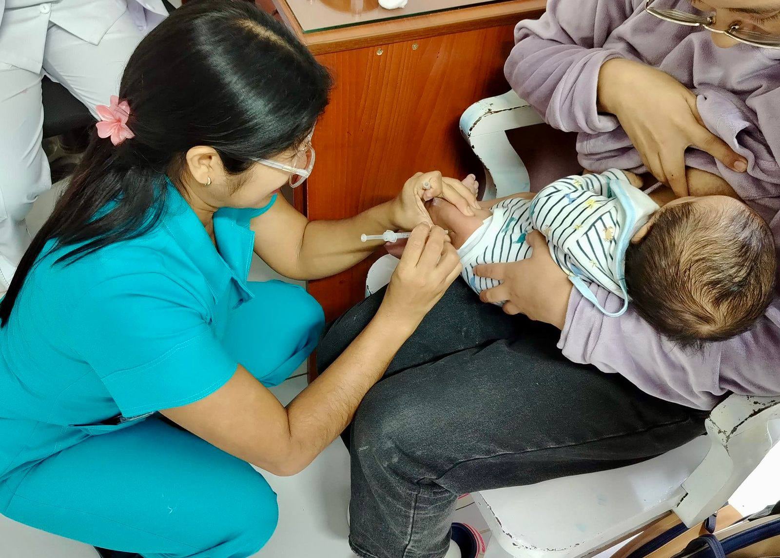 Autoridades instan a inmunizar a menores de edad.