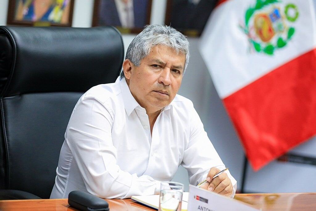 A un año de terminar su gestión, Pulgar en el ojo de las críticas