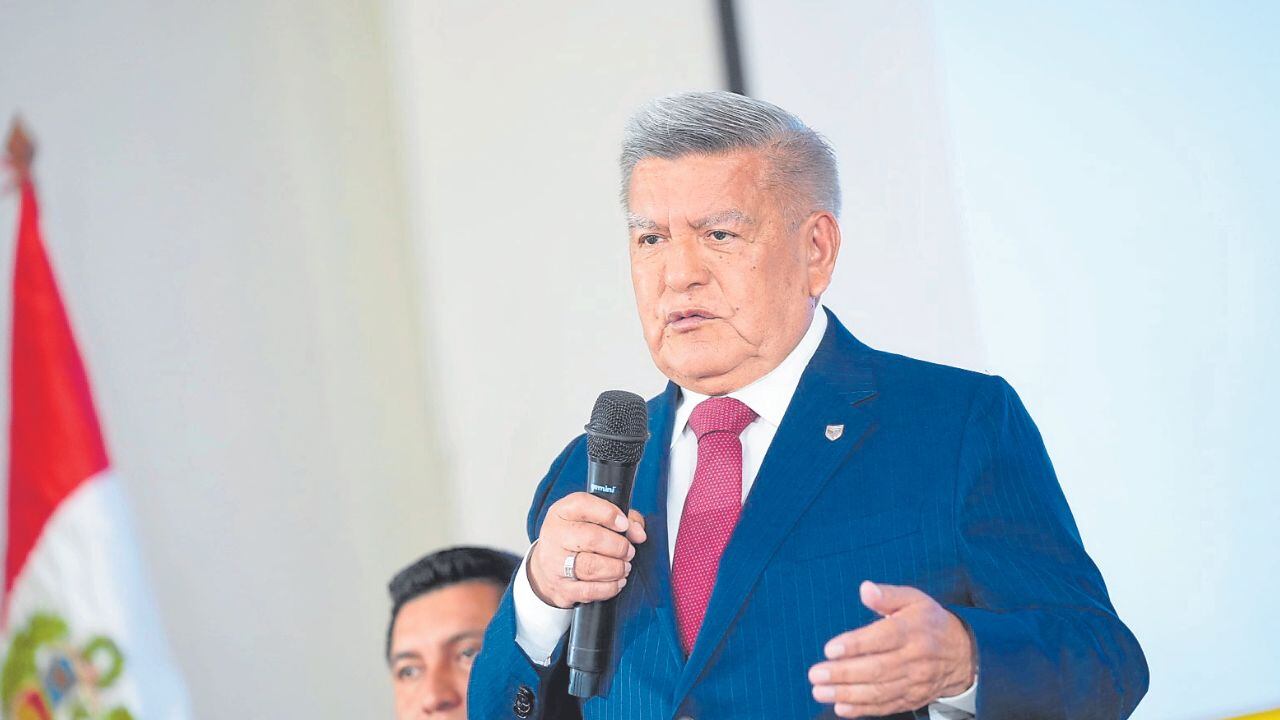 Dice que sus gerentes y subgerentes ya aprendieron en año y medio de gestión. Ofrece invertir el 95% de su presupuesto en obras hasta diciembre.