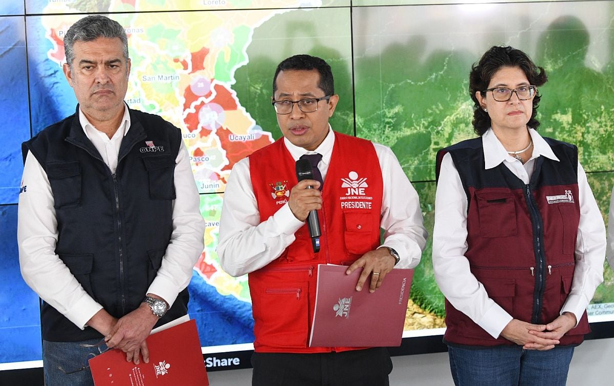 Roberto Burneo del JNE, junto a ONPE y Reniec, agradecieron a todos por participar en las ERM 2026. (Foto: JNE)
