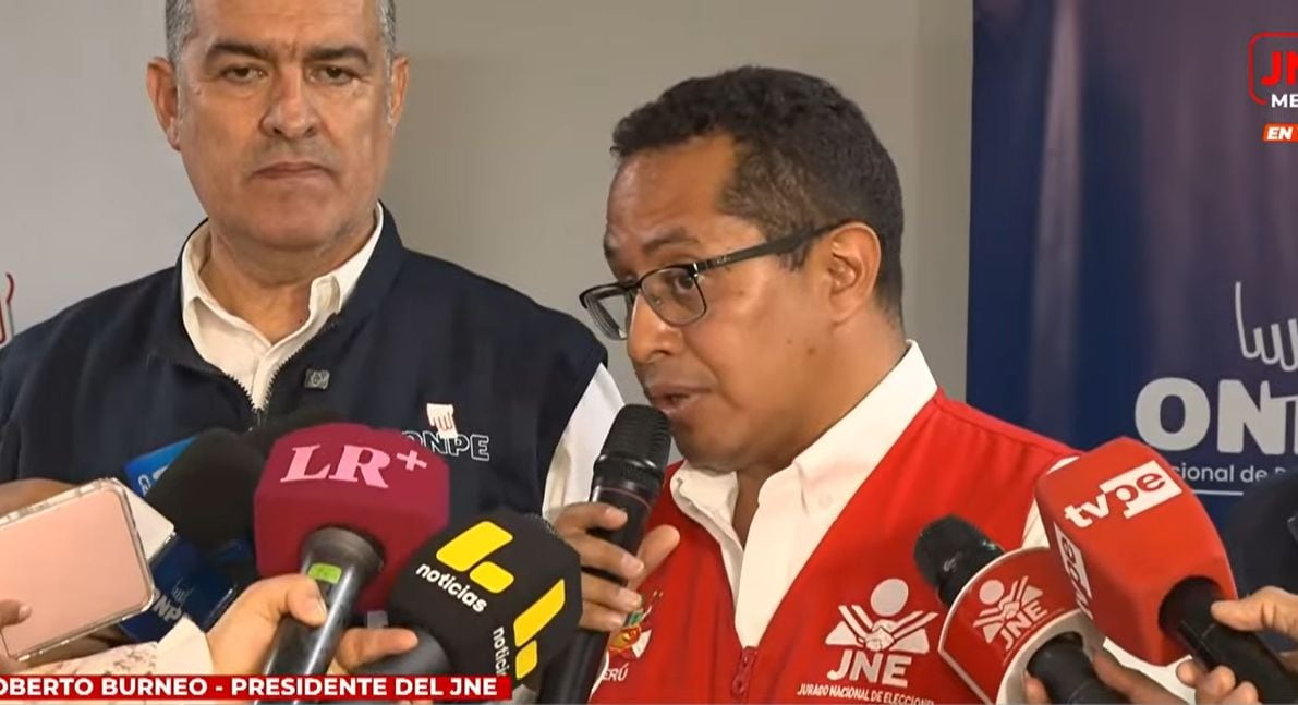 El presidente del JNE señaló que el Pleno ya resolvió la controversia sobre este tipo de candidaturas y precisó que la Constitución y las leyes no establecen un impedimento expreso.(JNE TV)