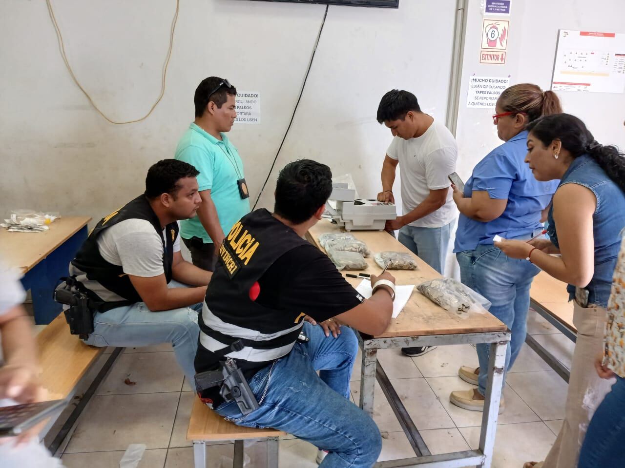 Las autoridades investigan el robo a la empresa distribuidora.