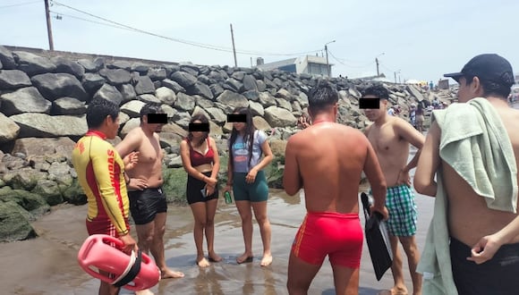 Salvavidas tras denodados esfuerzos sacaron a los jóvenes y les brindaron los primeros auxilios en playas de Las Delicias, Salaverry y Huanchaco.
