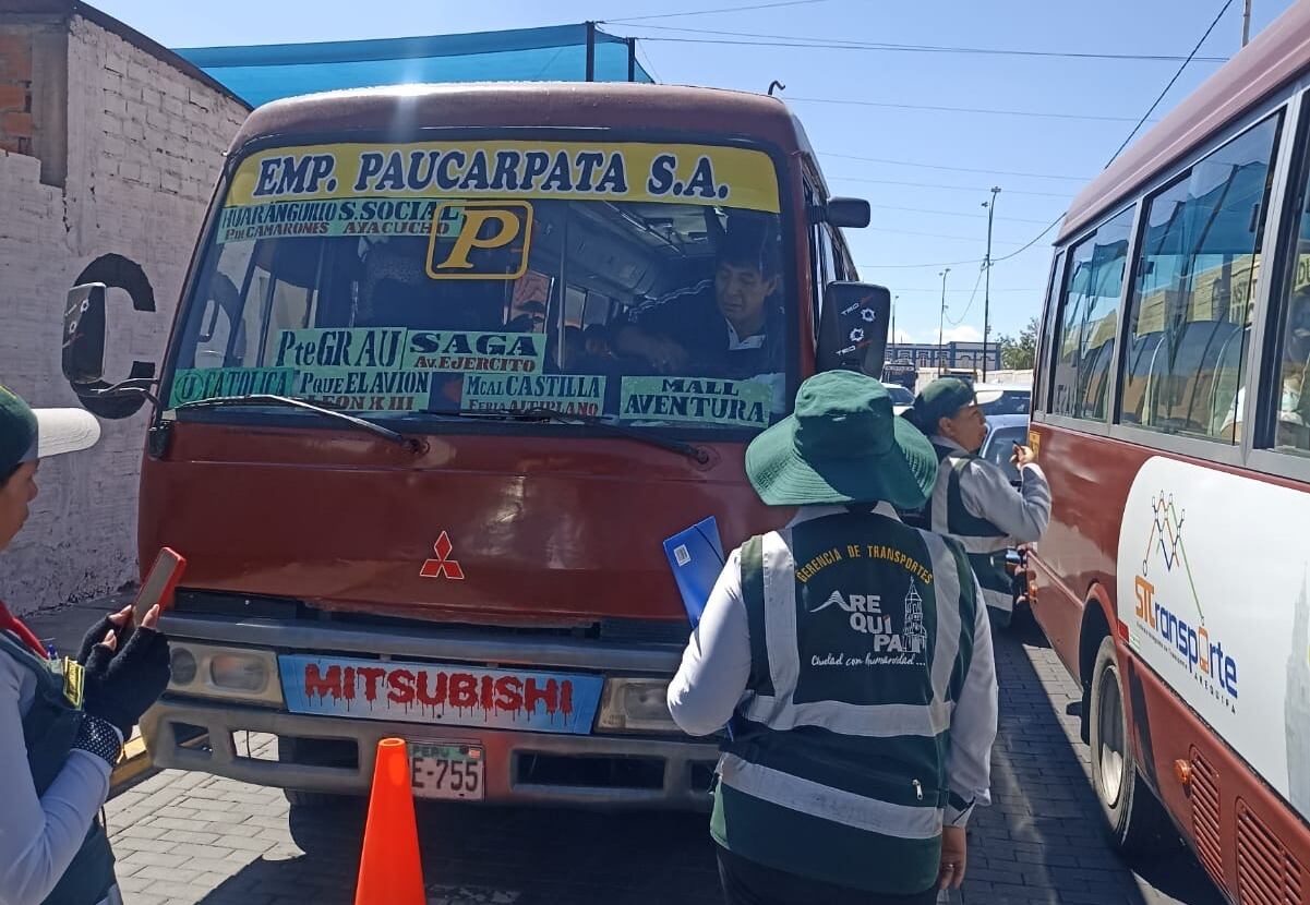 Inspectores son agredidos durante su labor de fiscalización. (Foto: GEC)