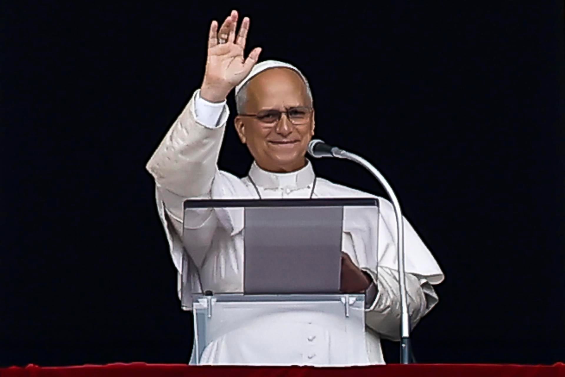 “Una vez superada esta delicada etapa, como saben, retomaré gradualmente mis actividades, siempre con la ayuda de Dios y sus oraciones”, indicó León XIV. (Foto: EFE/ANGELO CARCONI)