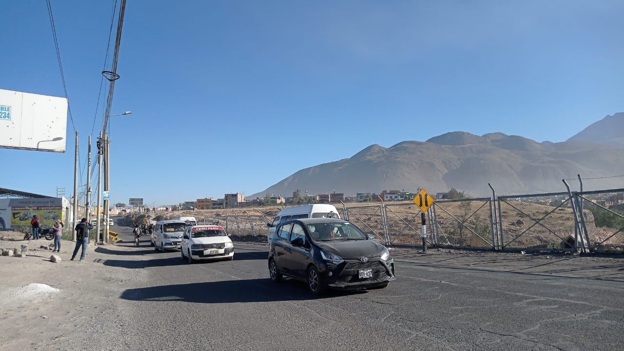 Tránsito vehicular normal en el cono norte de la ciudad de Arequipa. Foto: GEC