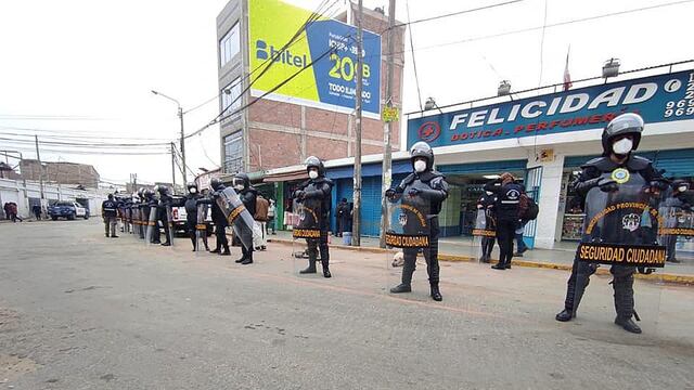 Fuerte contingente edil resguarda calles y avenidas de Trujillo para evitar que ambulantes regresen 