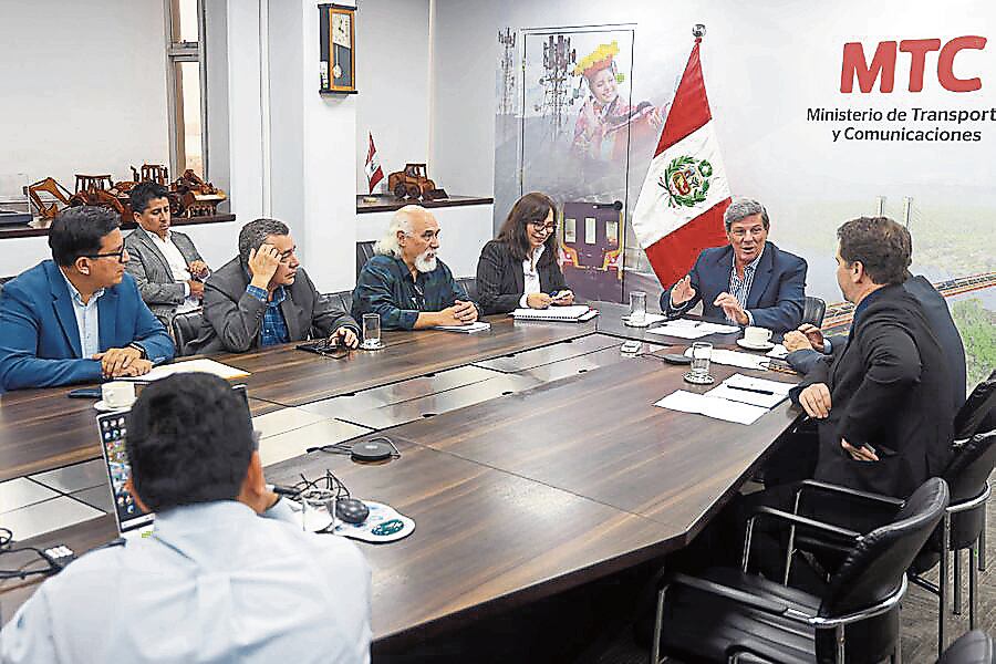 Ministro de Transportes revela que no hay presupuesto para Nueva carretera Central