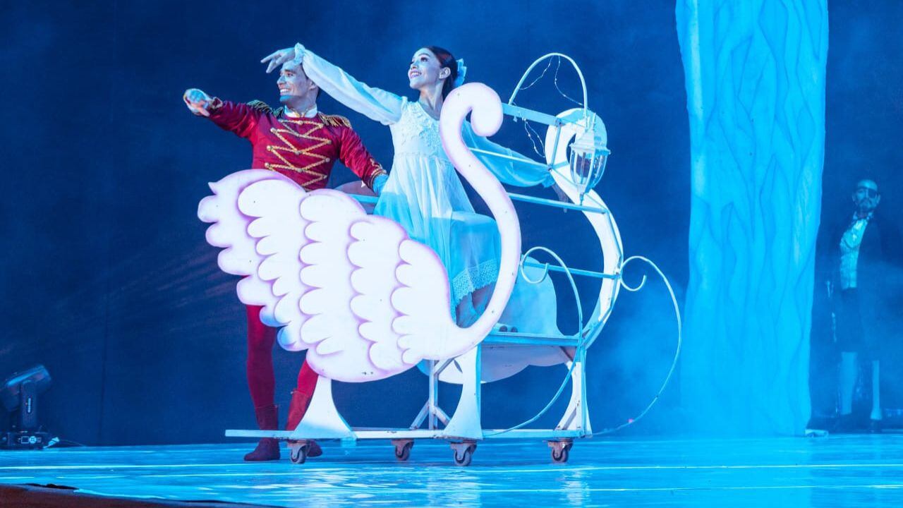 Trujillo adelantó las celebraciones de Navidad con una gala inolvidable que ofrecieron en la plaza de armas los elencos artísticos de la Dirección Desconcentrada de Cultura de La Libertad.