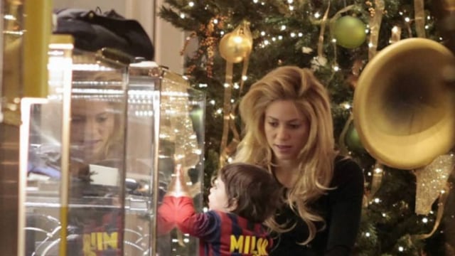 Shakira comparte su primera navidad con Milan