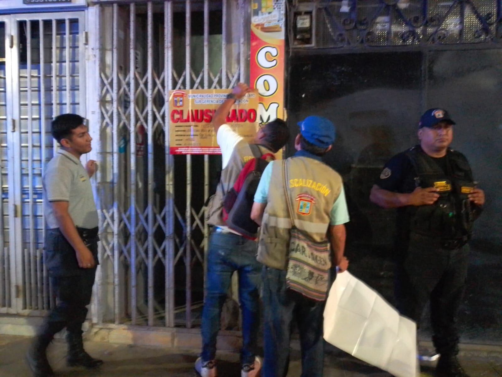 En operativo conjunto con la Policía, personal municipal clausuró dos hoteles.