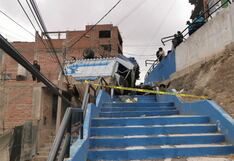 Puno: Camión se estrelló contra un muro de contención y cayó sobre una vivienda en Juliaca