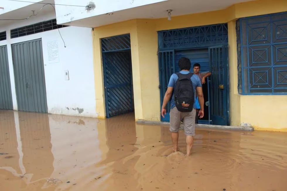 Piura aumentan con casos de leptospirosis.