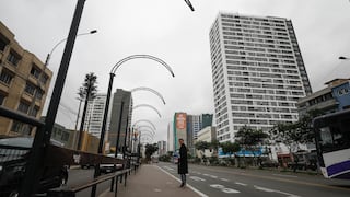 Magdalena: Camión impactó contra puente de la avenida Brasil y dejó dos heridos