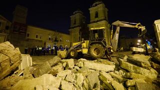 Así fue la accidentada demolición de la reja que enfrenta a padres franciscanos con la Municipalidad de Lima (FOTOS)
