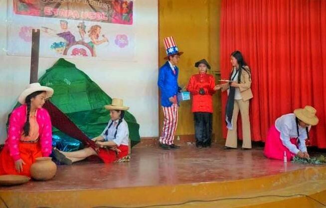 Participan a nivel Nacional con la Obra "Las hijas de la tierra y del sol".