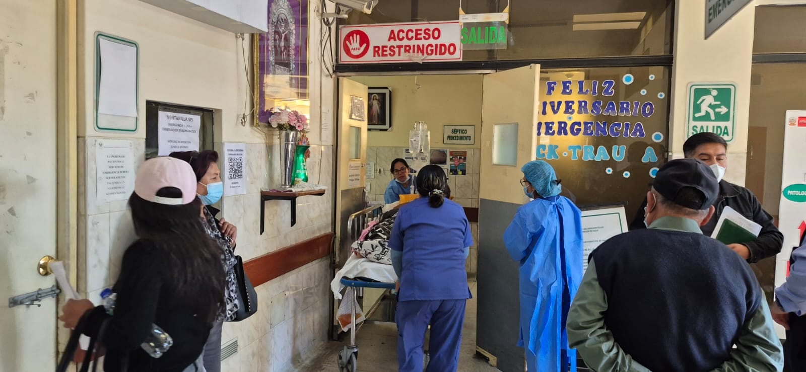 Ingeniero de sistemas lucha por su vida en hospital Goyeneche, tras robo de falso taxista en Arequipa (Foto: Pedro Torres/@photo.gec)