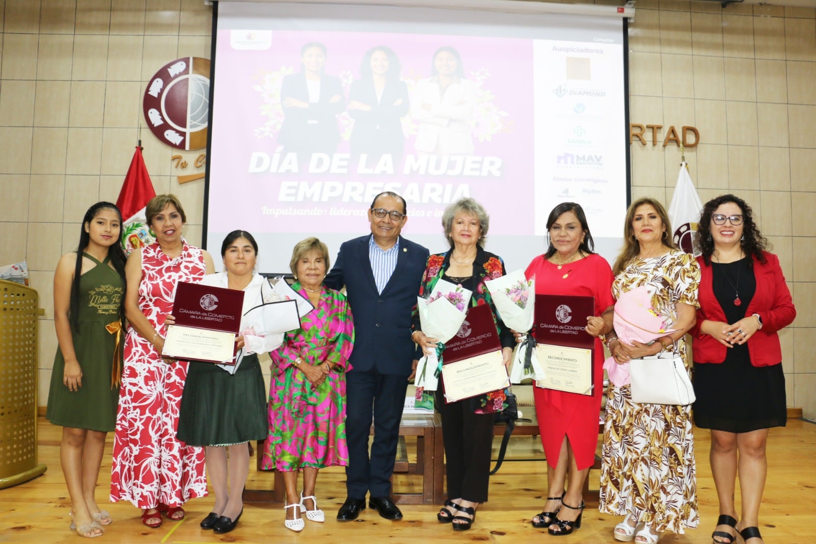 Más de 200 mujeres empresarias, emprendedoras y profesionales participaron en el evento organizado por la Cámara de Comercio de La Libertad en el marco del Día Internacional de la Mujer.