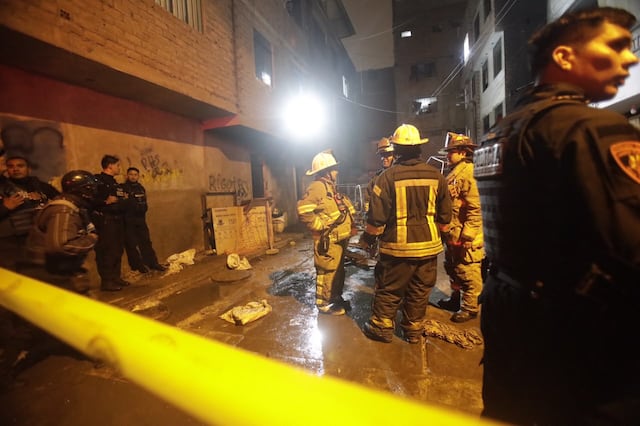 Incendio en La Victoria: PNP confirma seis fallecidos, pero familiares aseguran que hay 10 víctimas