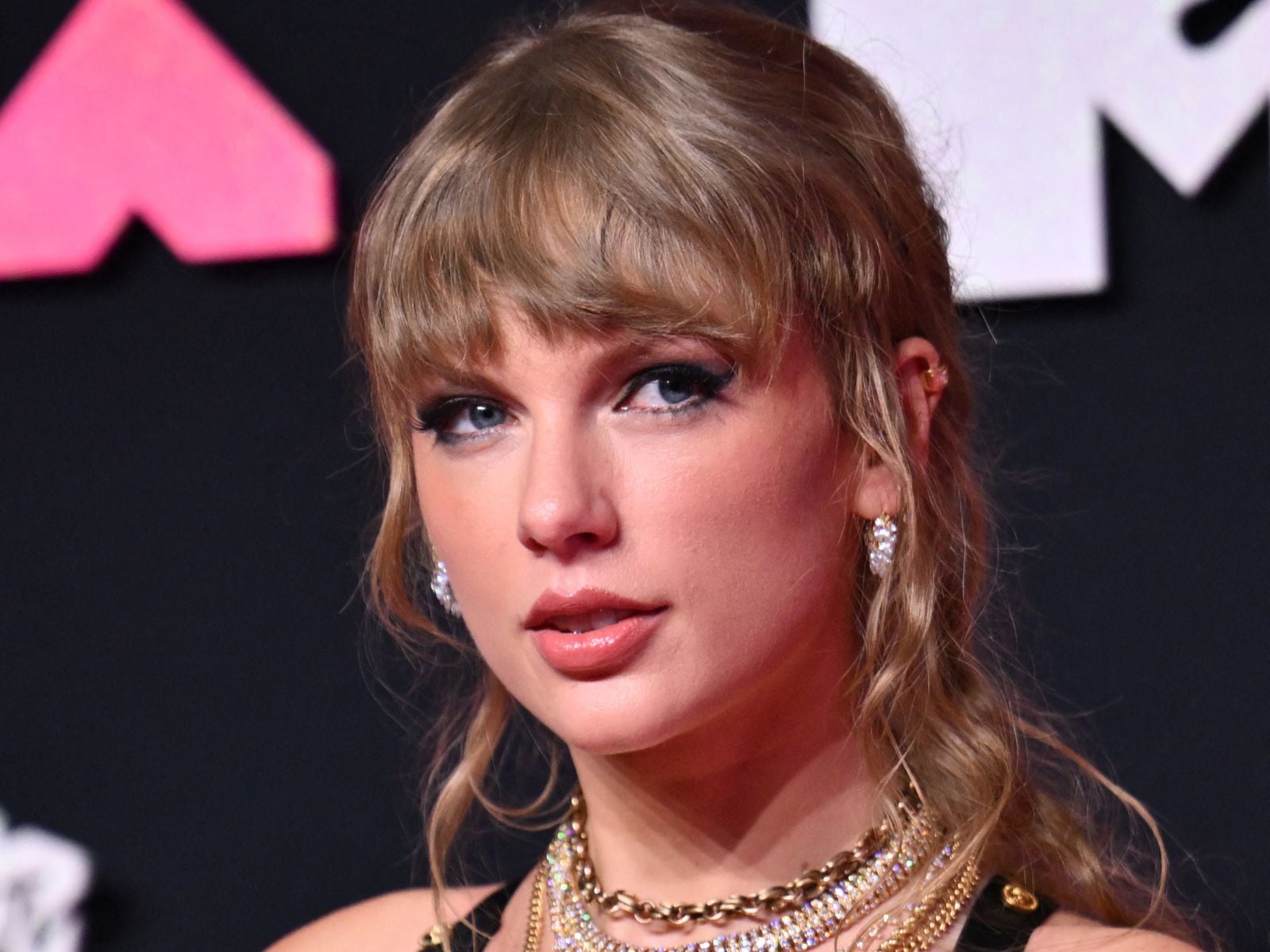 Imágenes falsas de una de las artistas más populares del mundo inundaron las redes sociales. (Foto: AFP)