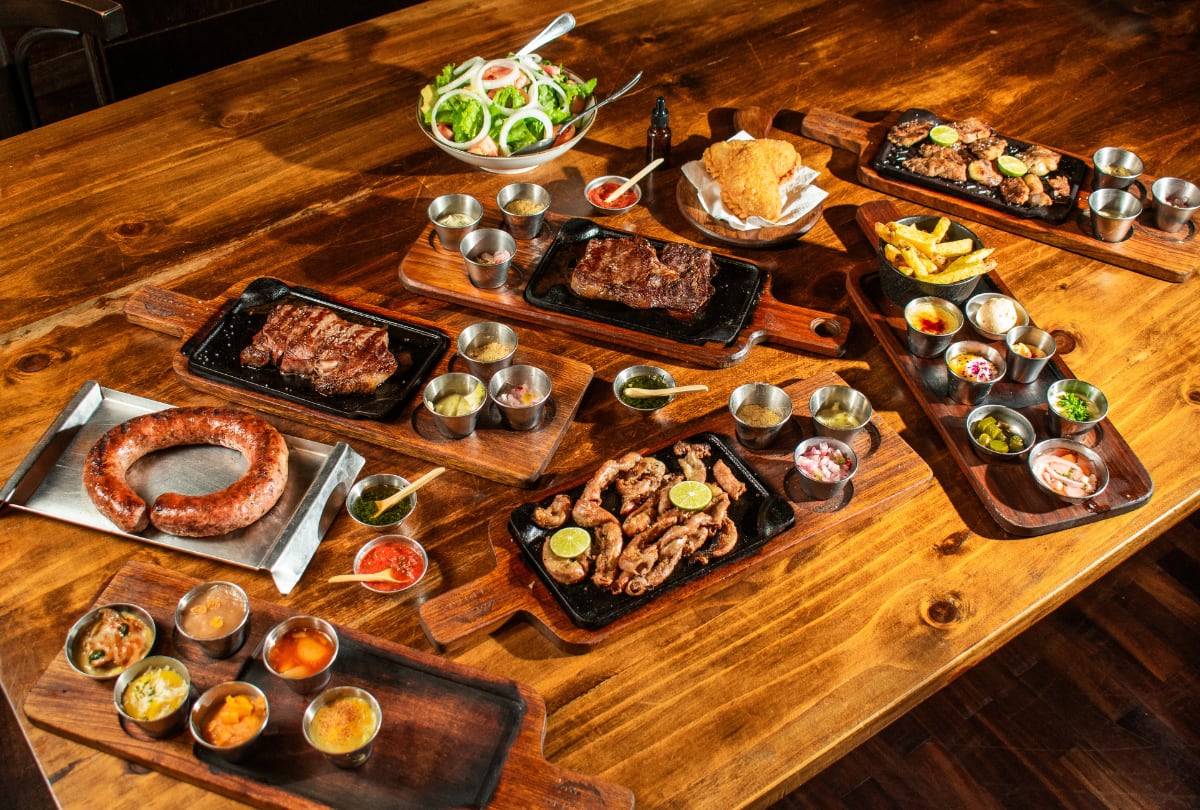 El restaurante argentino La Cabrera renovó su carta en Lima con nuevos cortes de carne y una propuesta de coctelería de autor que acompaña su parrilla clásica.