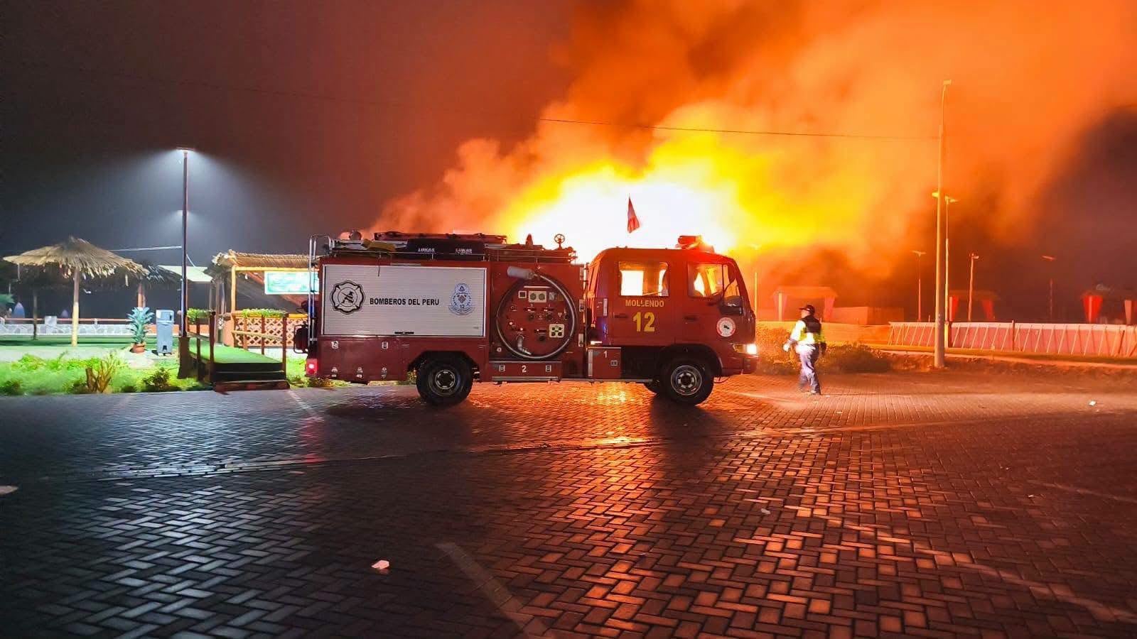 Los bomberos controlaron el fuego para evitar la expansión del incendio
