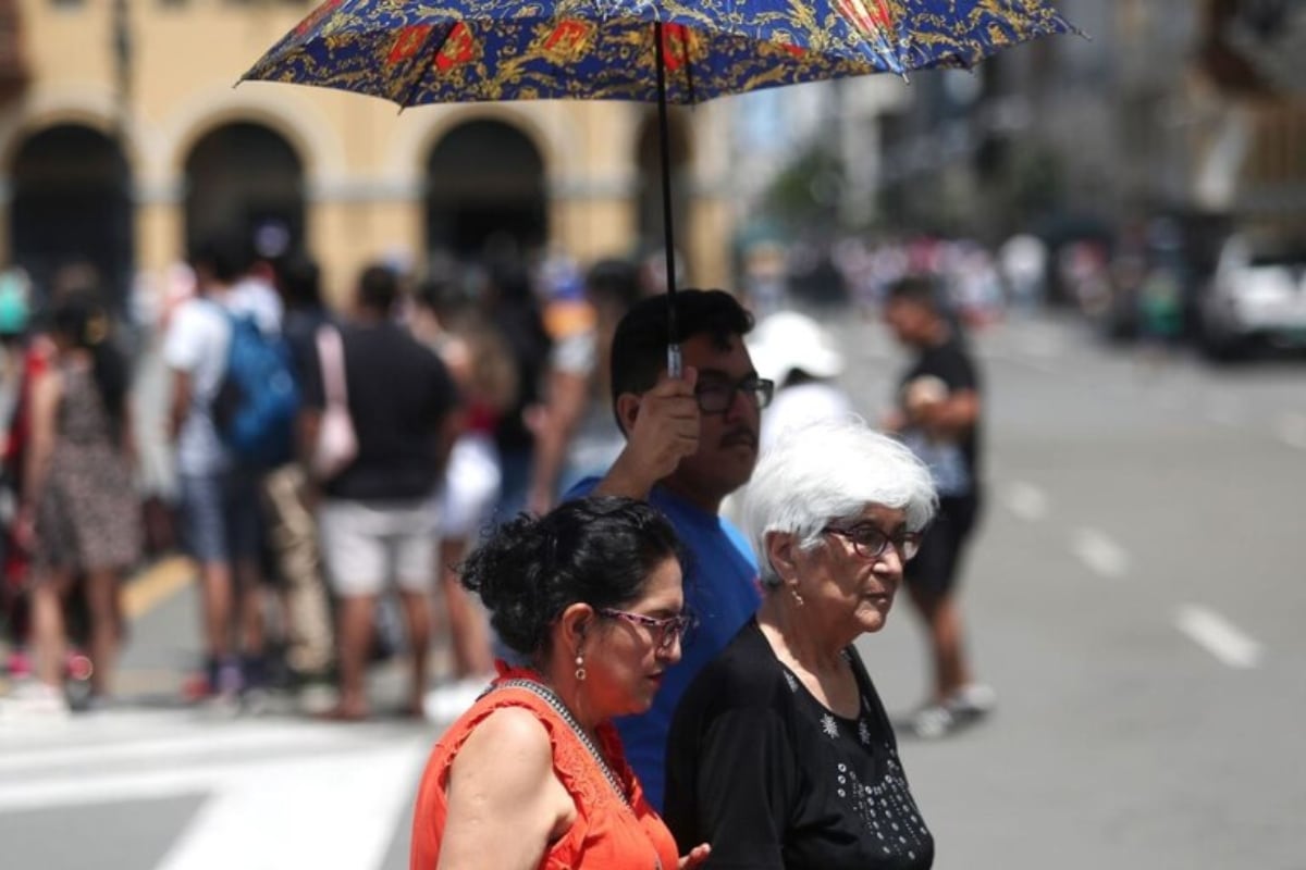 El organismo meteorológico alertó que varias zonas del litoral registrarán valores por encima de lo habitual, con picos de hasta 37 °C en sectores alejados del mar.